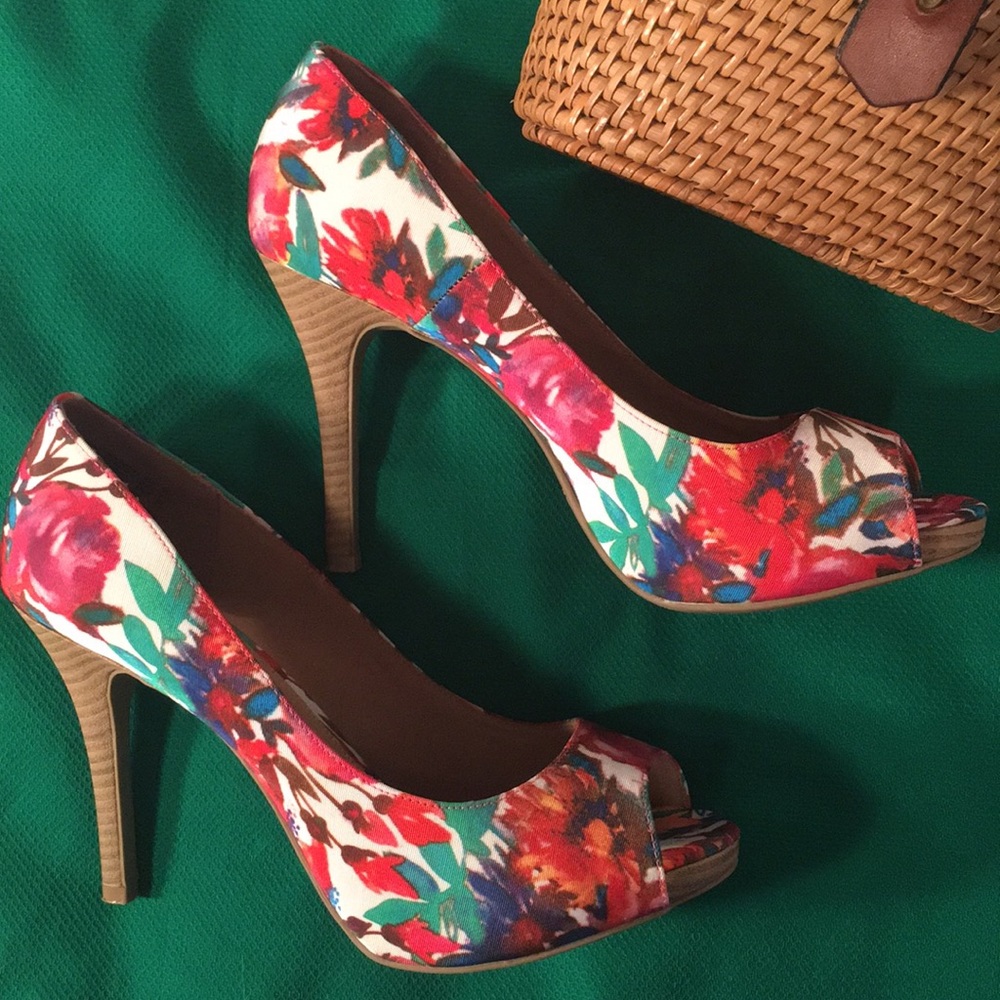 Floral print platform peep toe heels